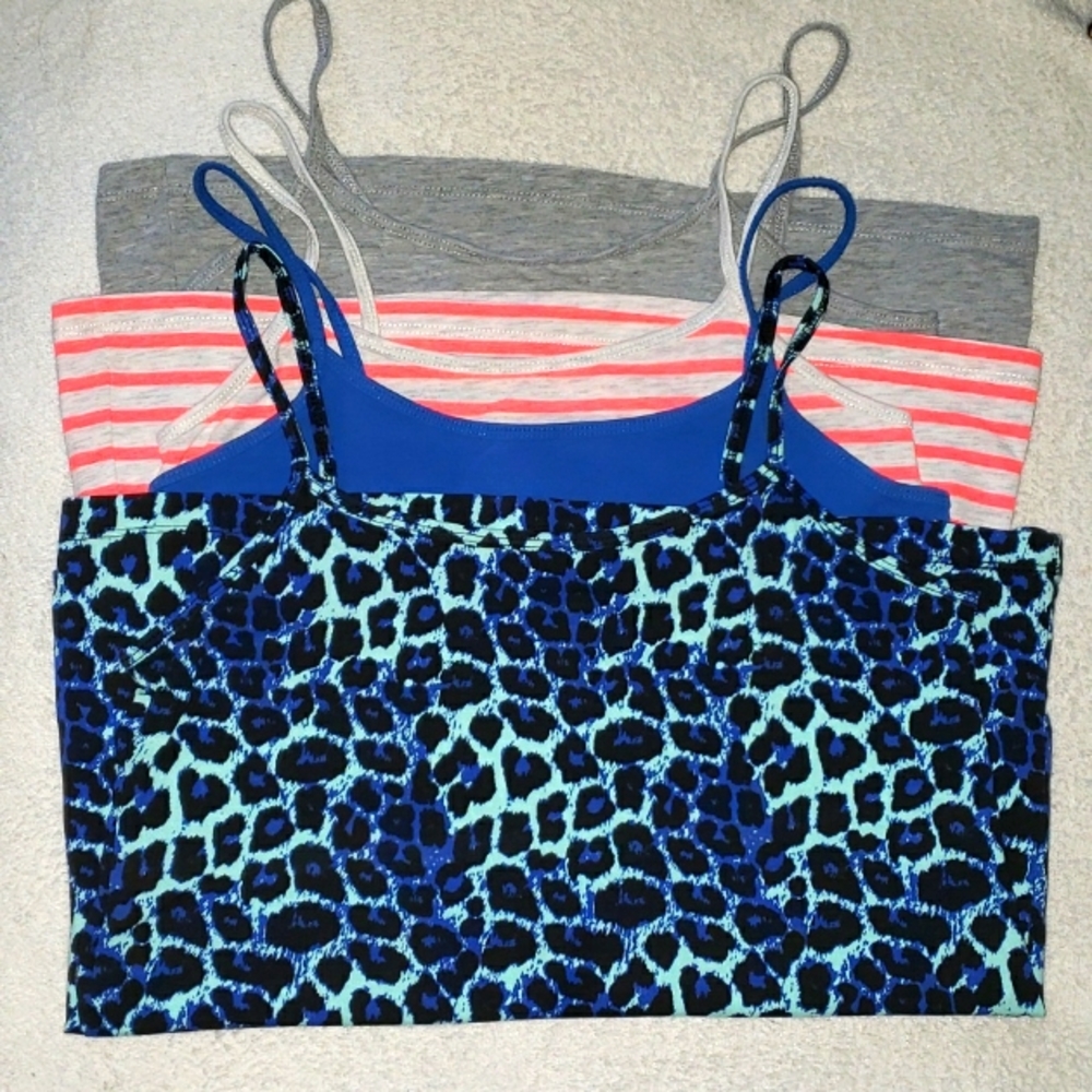 Set of 4 Joe Boxer Tank Tops (Size M) Like New